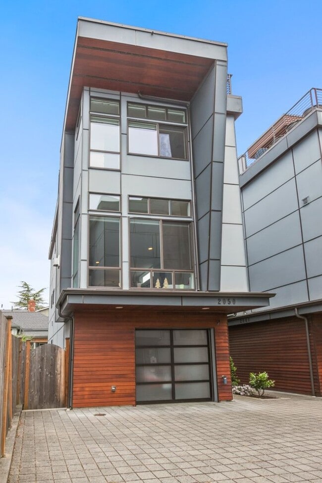 Photo - 3Bd/3Ba Seattle Townhome