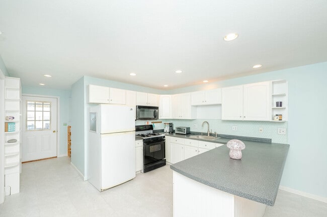 Photo - 790 York St Unit 2