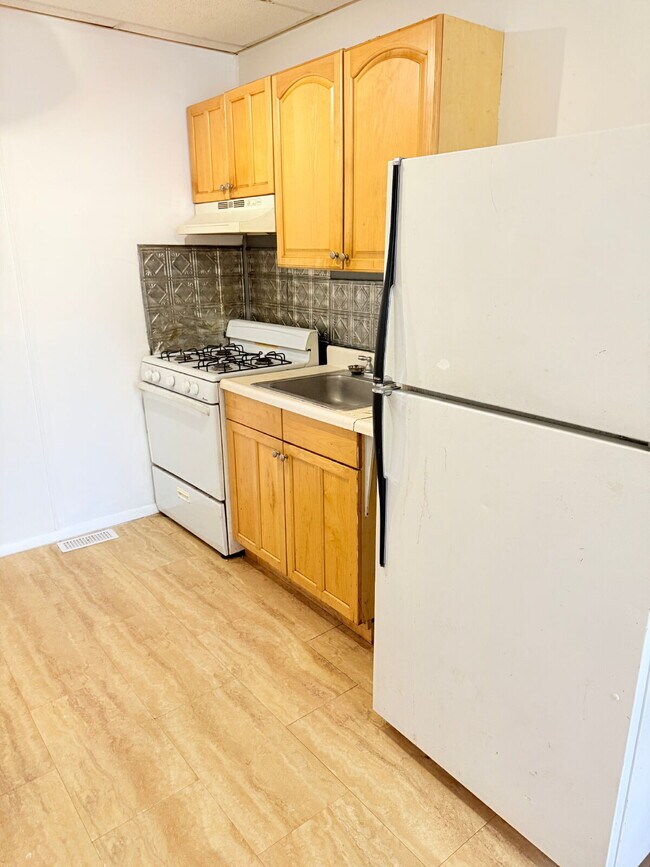 Photo - PERFECT FOR STUDENTS OR FAMILY NEEDING "IN-LAW SUITE"