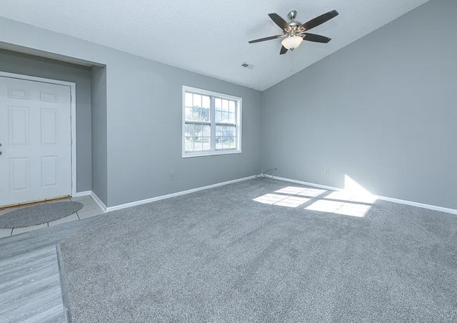 Photo - 101 Mimosa Ln