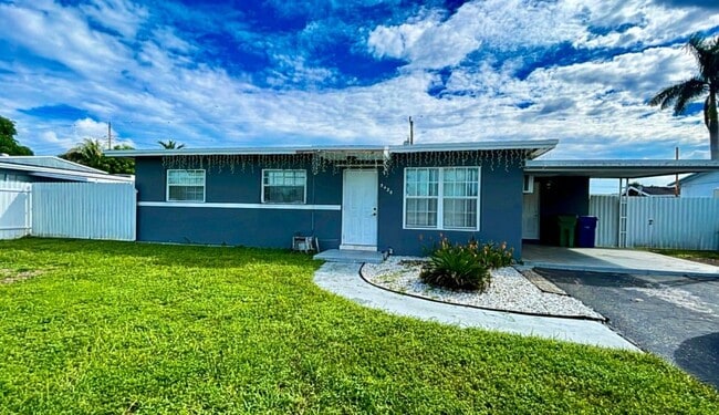 Building Photo - 5420 NW 182nd St Rental