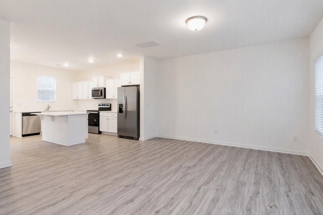 Photo - 463 Kincaid Rd