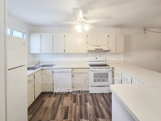 Photo - 6033 34th St W