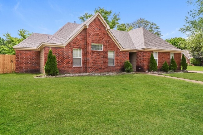 Photo - 4515 Kings Grant Dr