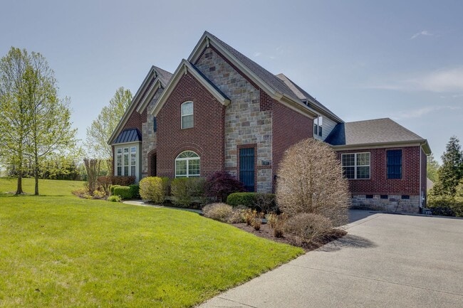 Photo - 5 Bedroom Home in Franklin (Easy access to interstate)