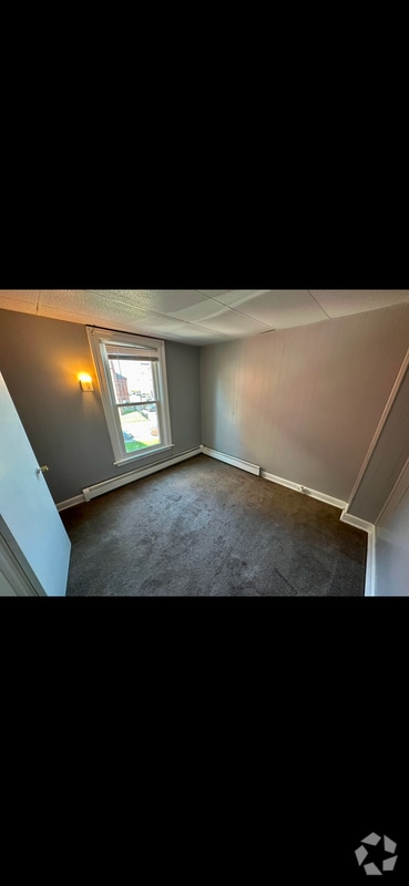 Building Photo - 137 Mohawk St Rental