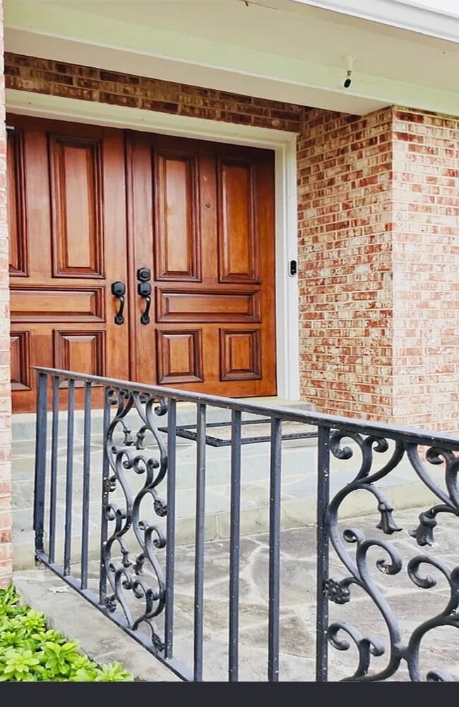 Photo - 1214 Vinita Ln