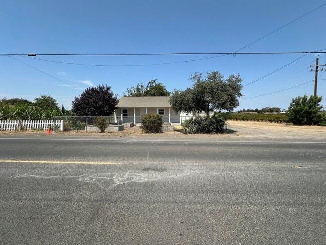 Photo - 1360 Delta Rd