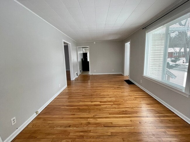 Photo - Cute 2 Bedroom Bungalow