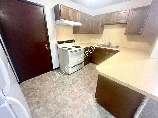 Photo - 607 W Michigan Ave