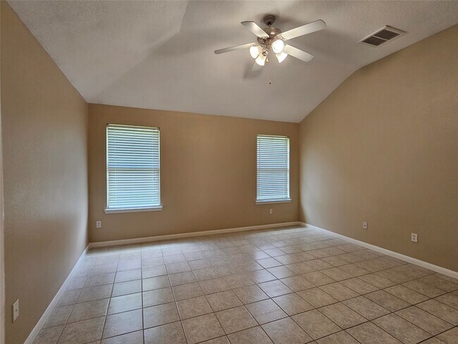 Photo - 1079 Shadow Glenn Dr