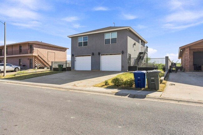 Photo - 214 Allen Dr
