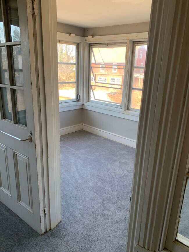 Room 3 - 605 Greenbank Rd