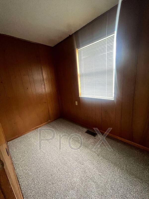 Photo - 214 S Tom St