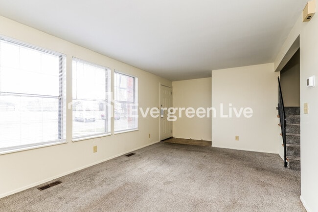 Photo - 7572 Mt Hood