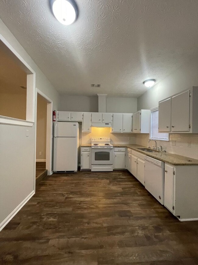 Photo - 133 Cedar Ct