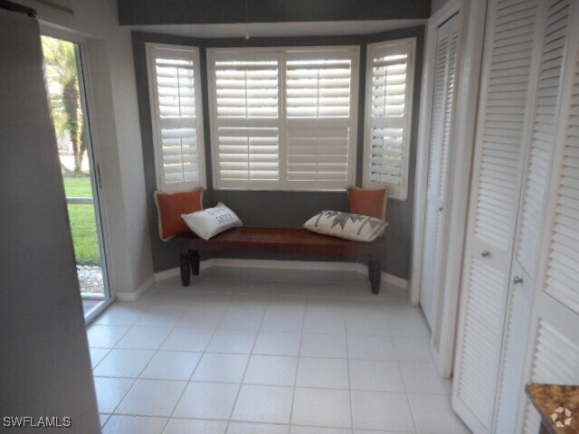 Building Photo - 7360 Glenmoor Ln Unit 4108 Rental