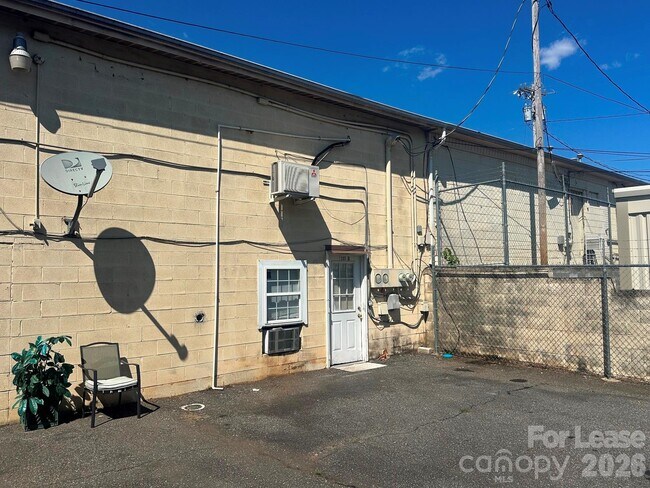 Photo - 1305 W Front St Unit B