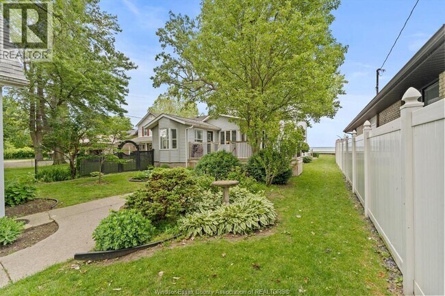 Photo - 12746 Riverside Dr E