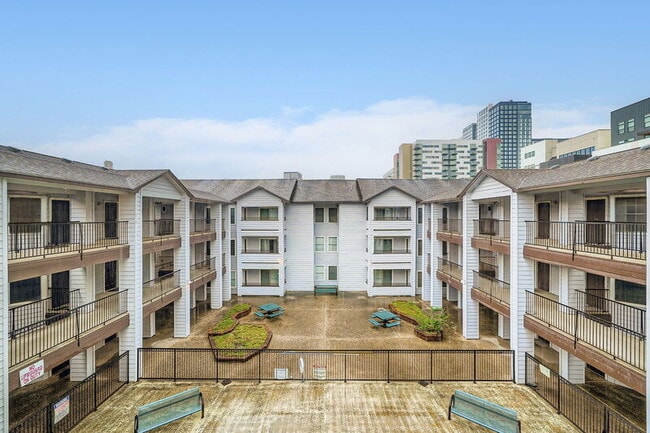 Photo - 501 W 26th St Unit 321