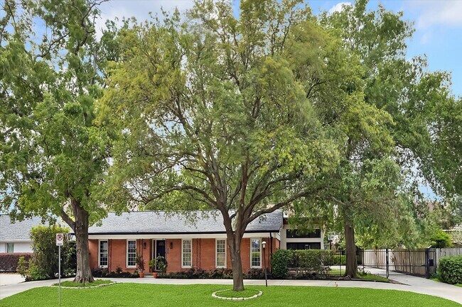 Photo - 1902 Chimney Rock Rd