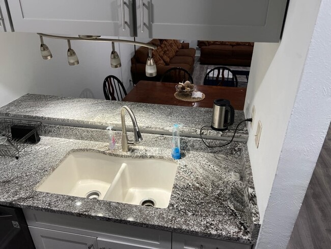 Photo - 4837 Cedar Springs Rd Unit 320