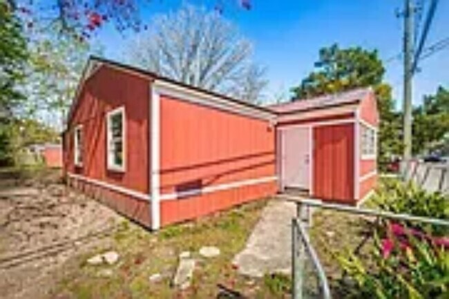 525 New Berlin Rd