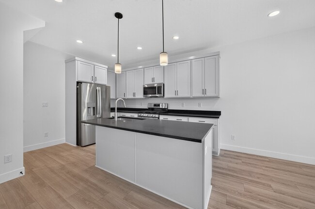 953 W Mountain Holw Wy