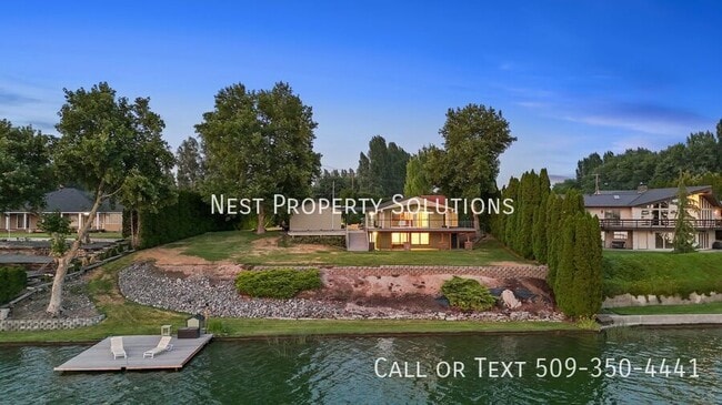 Photo - 2102 Elgin Rd NE