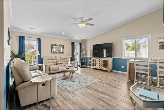 Photo - 30A Indian Oak Ln Unit FL1-ID1308939P