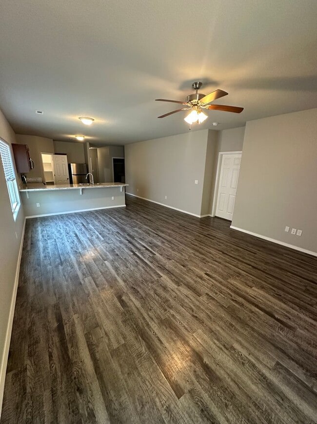 4702 W Hoover Loop