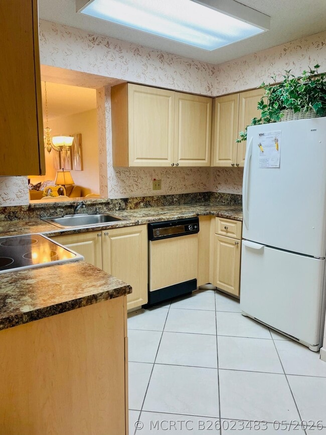 7286 Huntington Ln Unidad 105