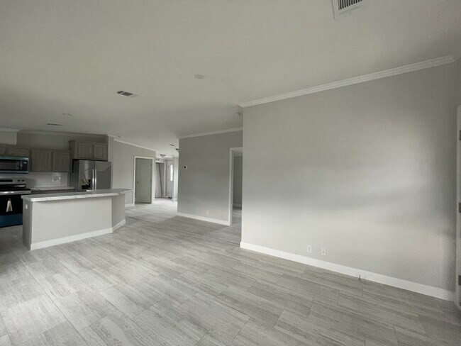 Photo - 13204 Grape Ave