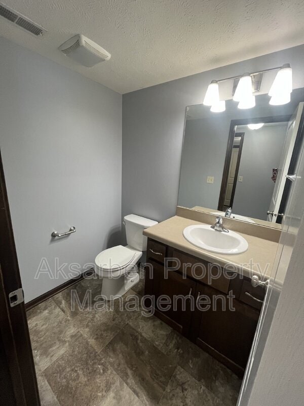 Photo - 5306 41st St