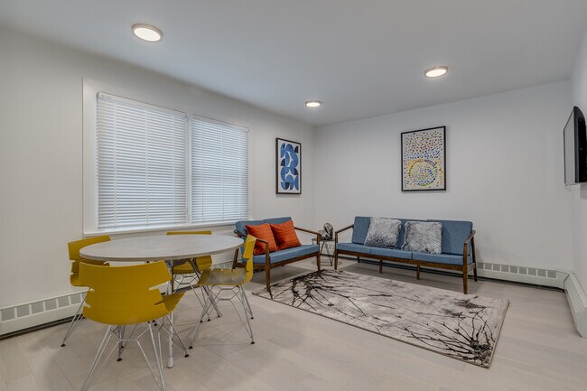 Photo - 1425 Haro St Unit 103