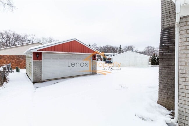 Photo - Beautiful Ranch In Plymouth 1 MONTH FREE RENT!!