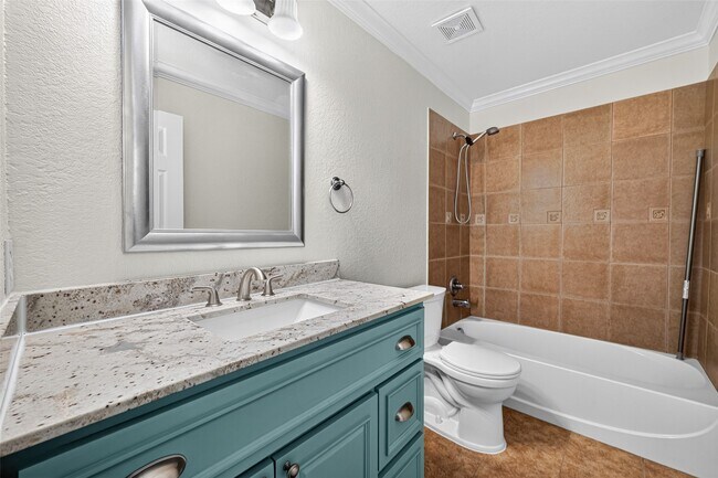 1914 Lazy Hollow Ln