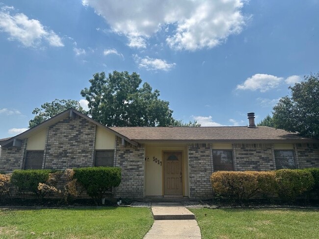 Building Photo - 5017 Walker Dr Rental