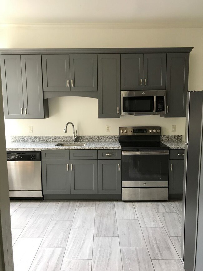 Photo - 1015 Queen City Ave Unidad 1