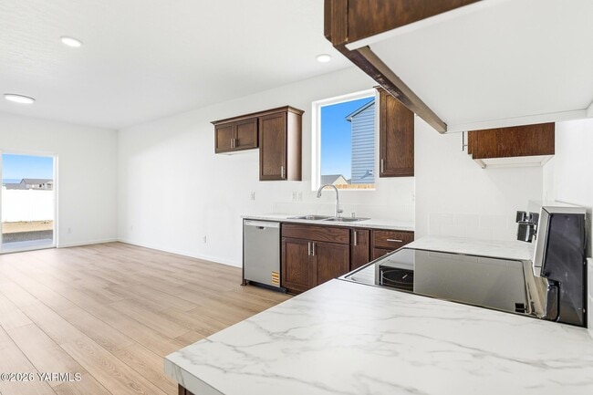 Photo - 501 Amberly Ave