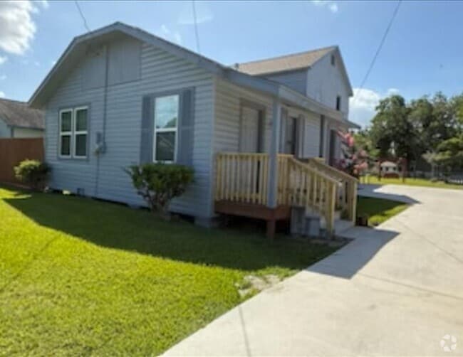 Building Photo - 2013 Maryland St Rental