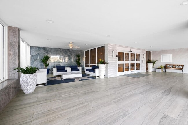 Building Photo - 3850 Galt Ocean Dr Unit 901