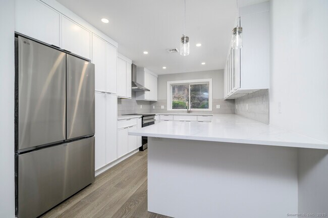 Photo - 206 Gillies Ln Unit 1-5