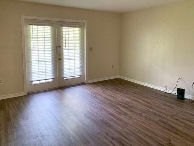 Photo - 2/2 Ground Floor Condo Unit in Oakbrook Availabl...