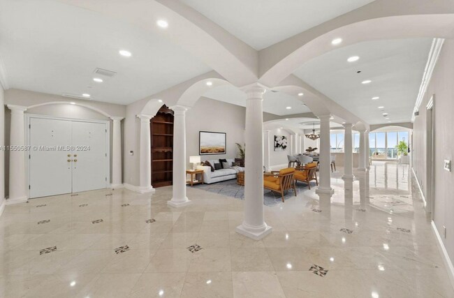 Photo - 5601 Collins Ave Unit M12
