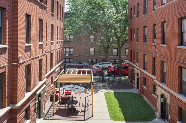 1712 W Juneway Ter