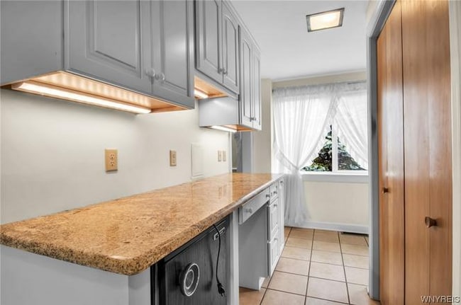 Photo - 280 Getzville Rd