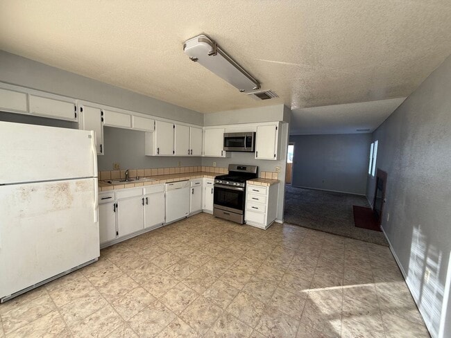 Photo - 1613 N Erwin St Unit 1613 N Erwin St - Apt C