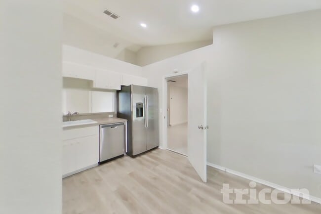 Photo - 3034 Wentworth Pl