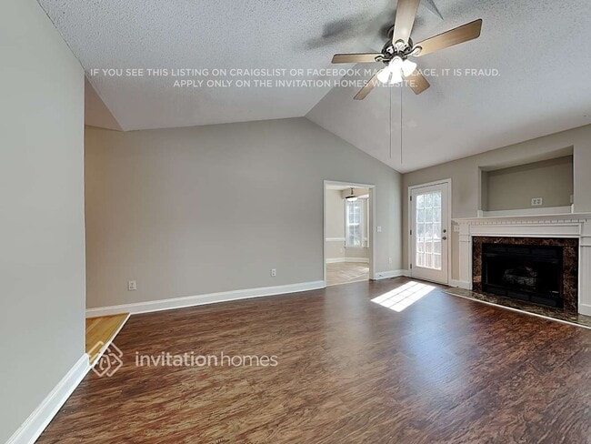 Photo - 152 Saleen Dr